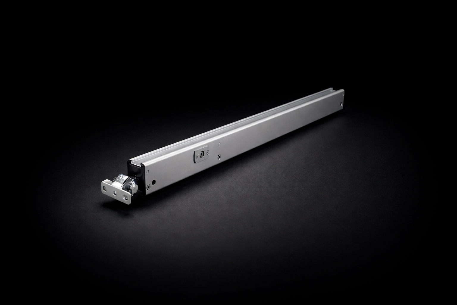 UCS Rack Auxiliary actuator for synchronised dual-point opening